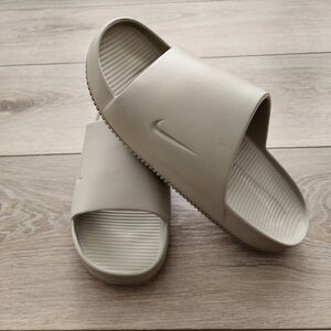 Nike Tan Clam Slides